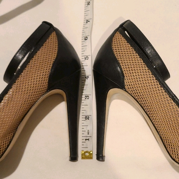 BCBG Heels 👠 - Picture 5 of 7